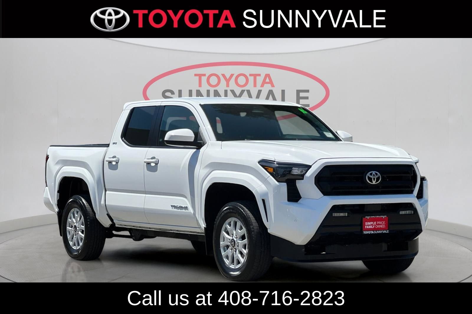Used 2024 Toyota Tacoma SR5 AWD/4WD image 11
