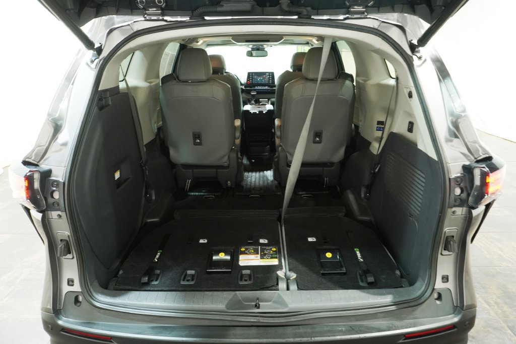 Used 2021 Toyota Sienna XLE w/ XLE Plus Package AWD/4WD image 6