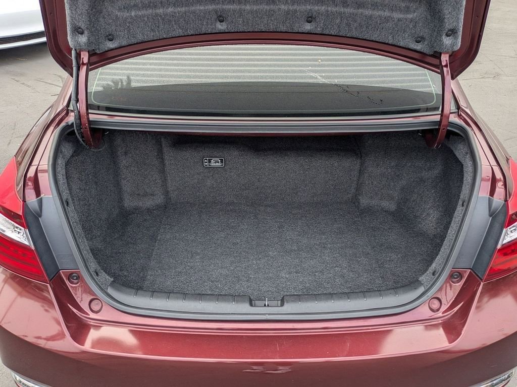 Certified 2017 Honda Accord EX-L image 21