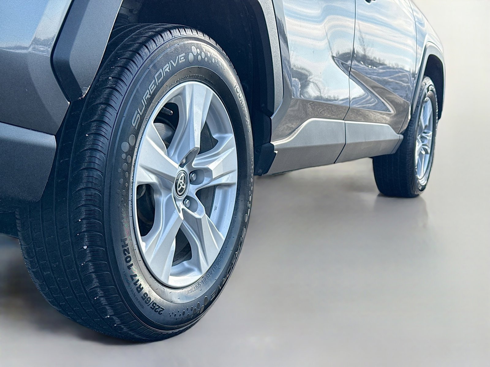 Used 2021 Toyota RAV4 XLE image 16