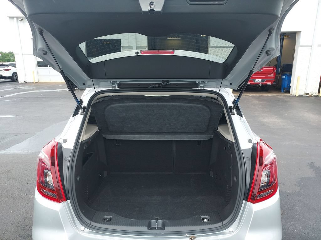 Used 2022 Buick Encore Preferred w/ Safety Package FWD image 28