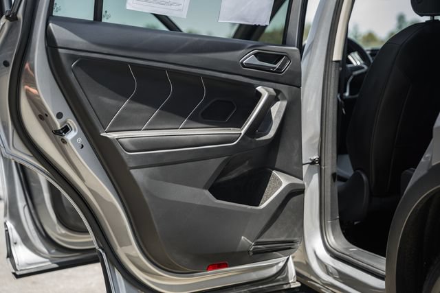 Used 2023 Volkswagen Tiguan SE FWD image 40