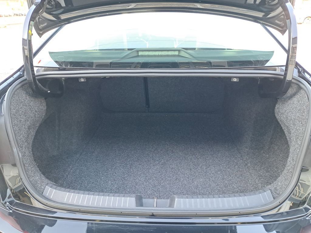 Used 2024 Volkswagen Jetta SE image 28