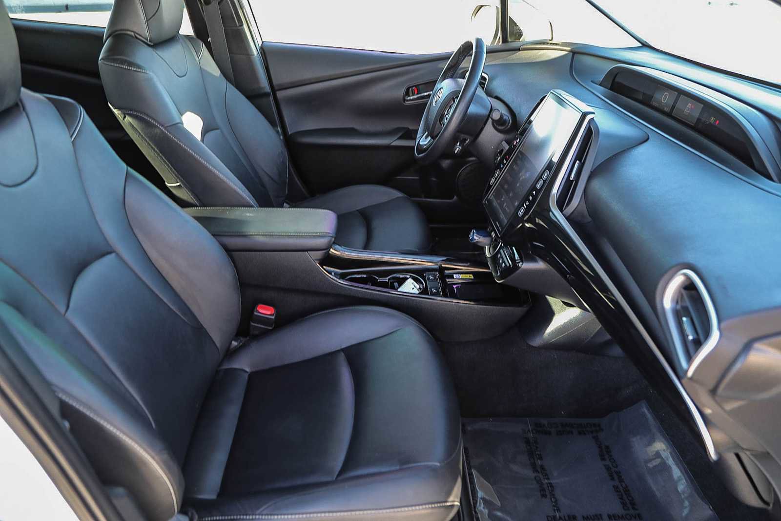 Used 2021 Toyota Prius Prime XLE image 16