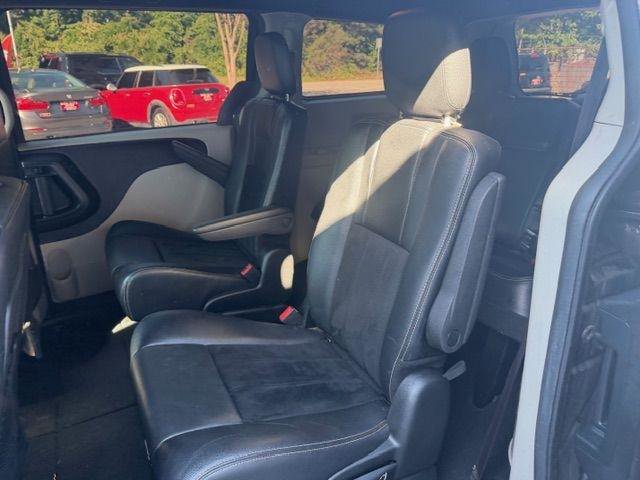 Used 2018 Dodge Grand Caravan SXT FWD image 15