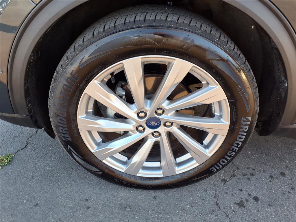 Certified 2022 Ford Escape Titanium w/ Titanium Elite Package image 11