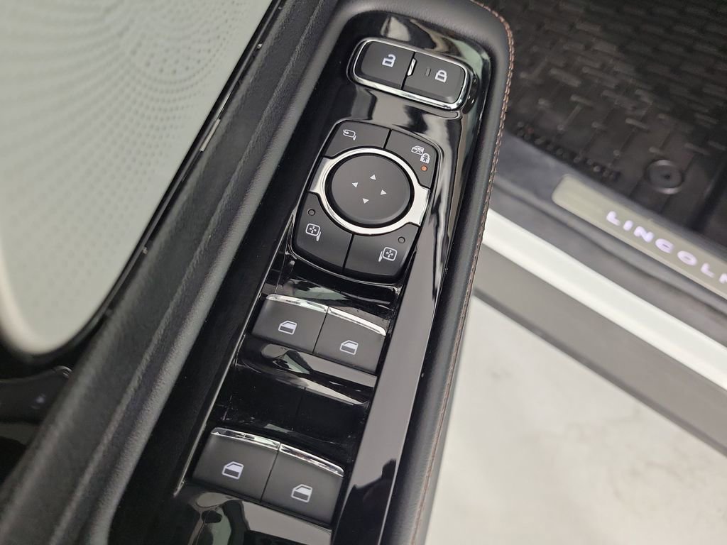 Used 2021 Lincoln Aviator Reserve w/ Equipment Group 202A AWD/4WD image 19