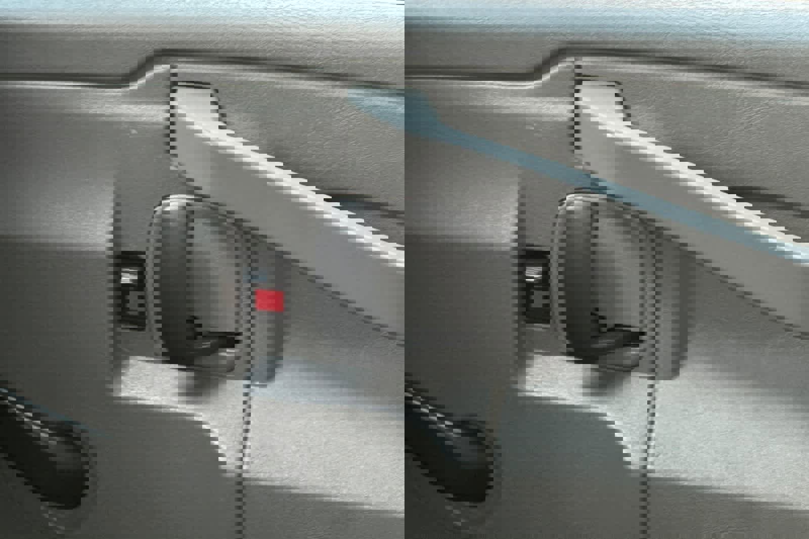 Used 2019 Chevrolet Express 3500 w/ Driver Convenience Package image 19