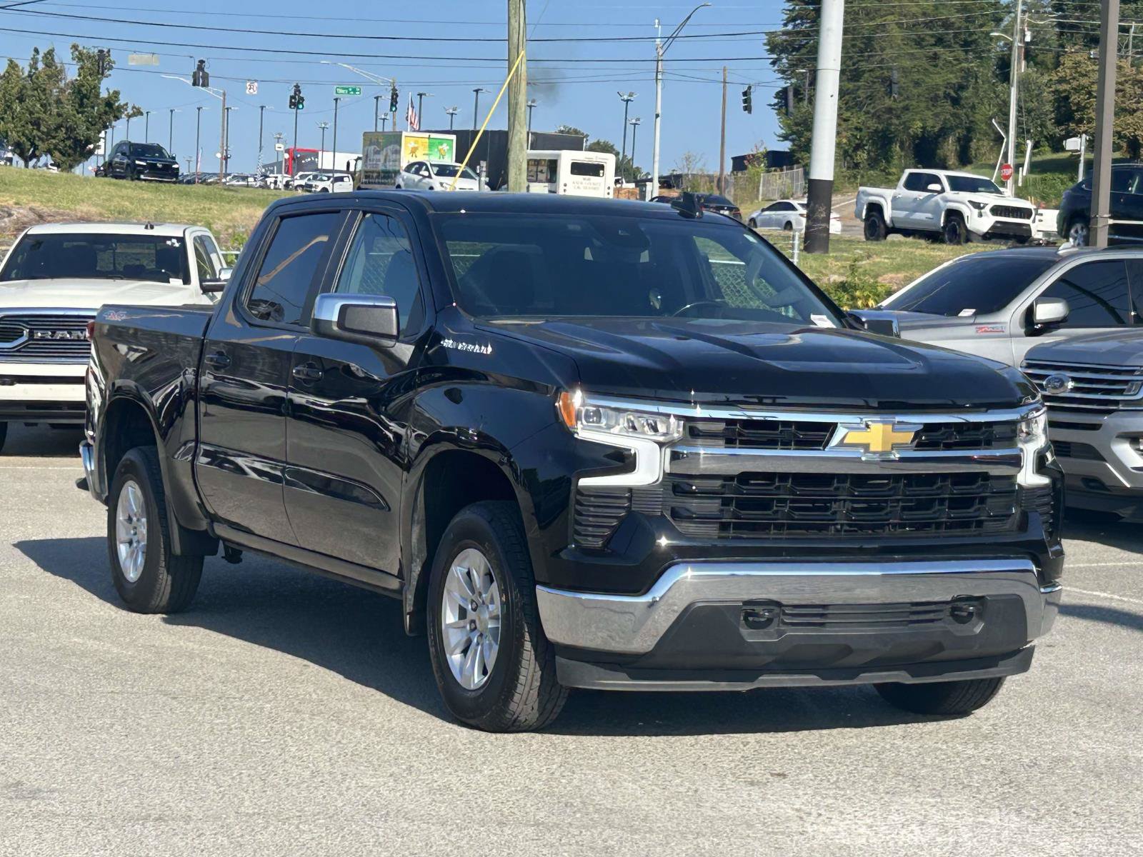 Used 2025 Chevrolet Silverado 1500 LT AWD/4WD image 1