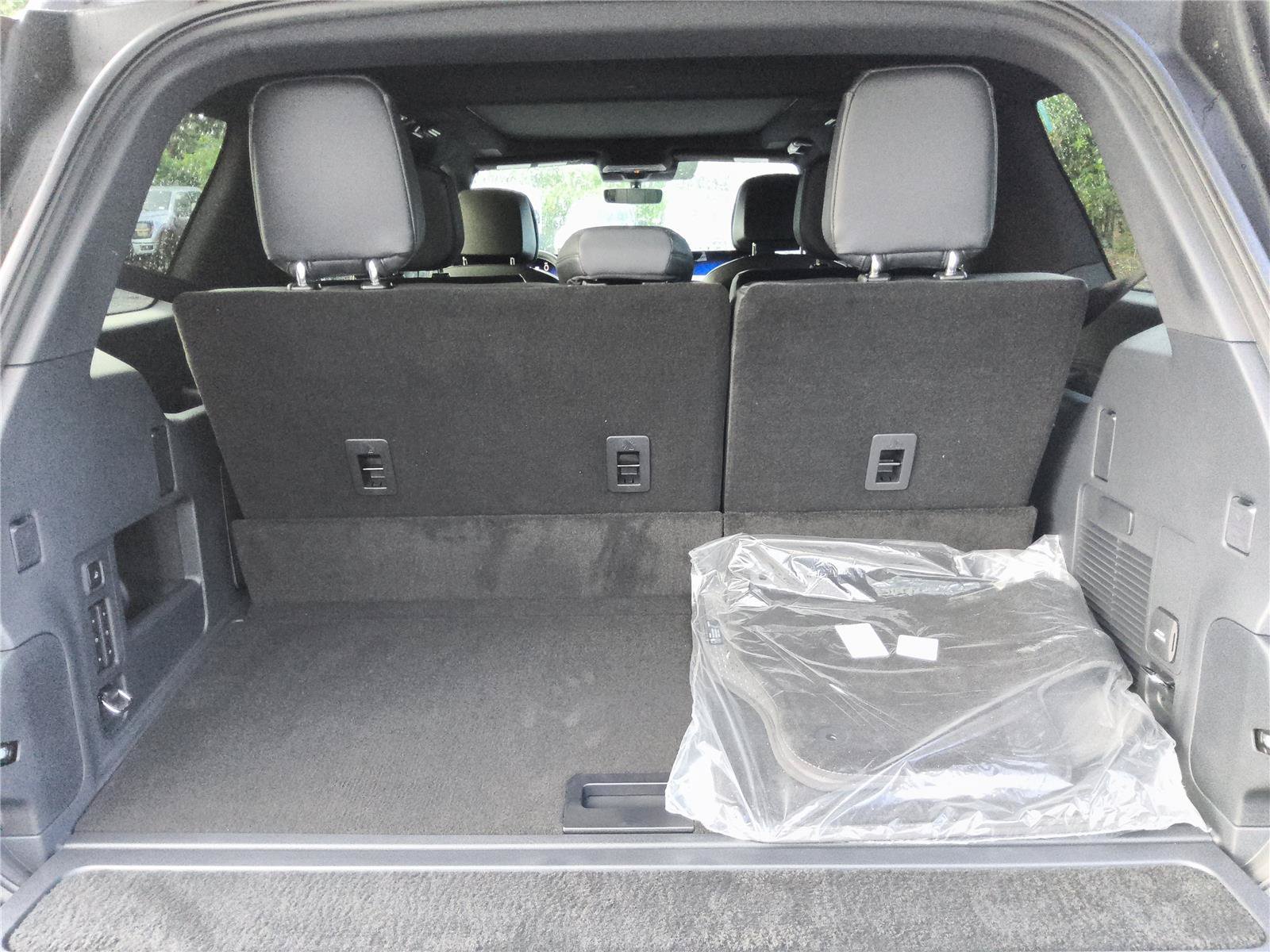 New 2027 Lincoln Navigator Reserve w/ Jet Appearance Package AWD/4WD image 26