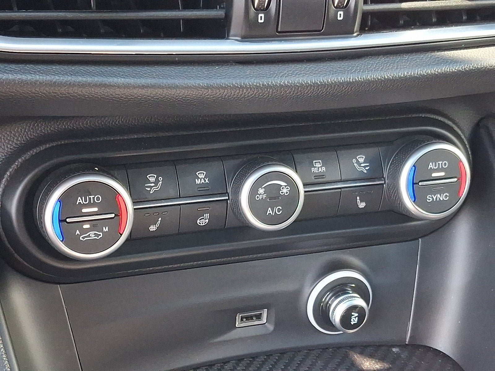 Used 2024 Alfa Romeo Stelvio Quadrifoglio AWD/4WD image 17