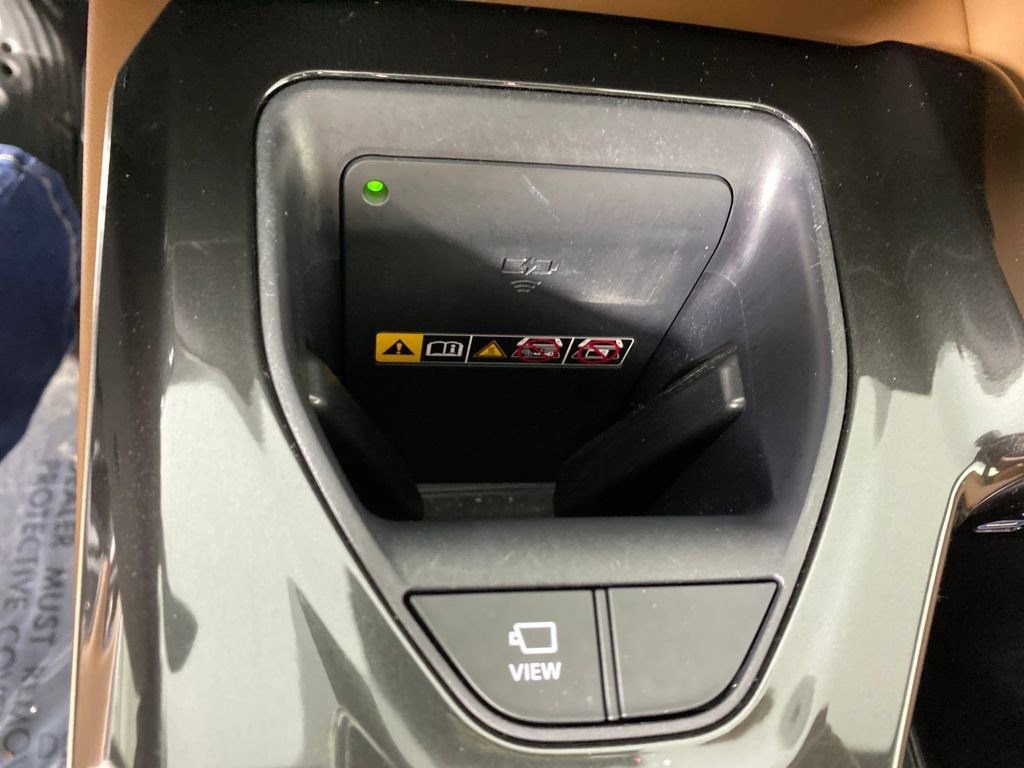 Used 2025 Toyota Crown Signia Limited w/ Advanced Technology Package image 21