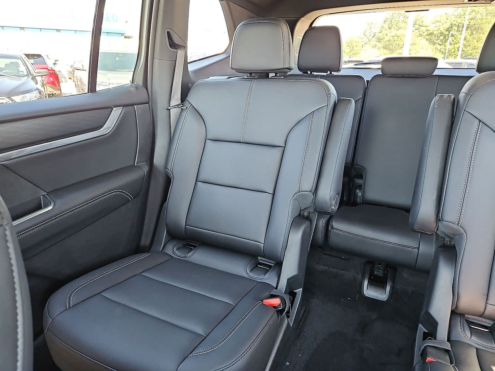 Used 2026 GMC Acadia Elevation w/ Elevation Premium Package FWD image 13