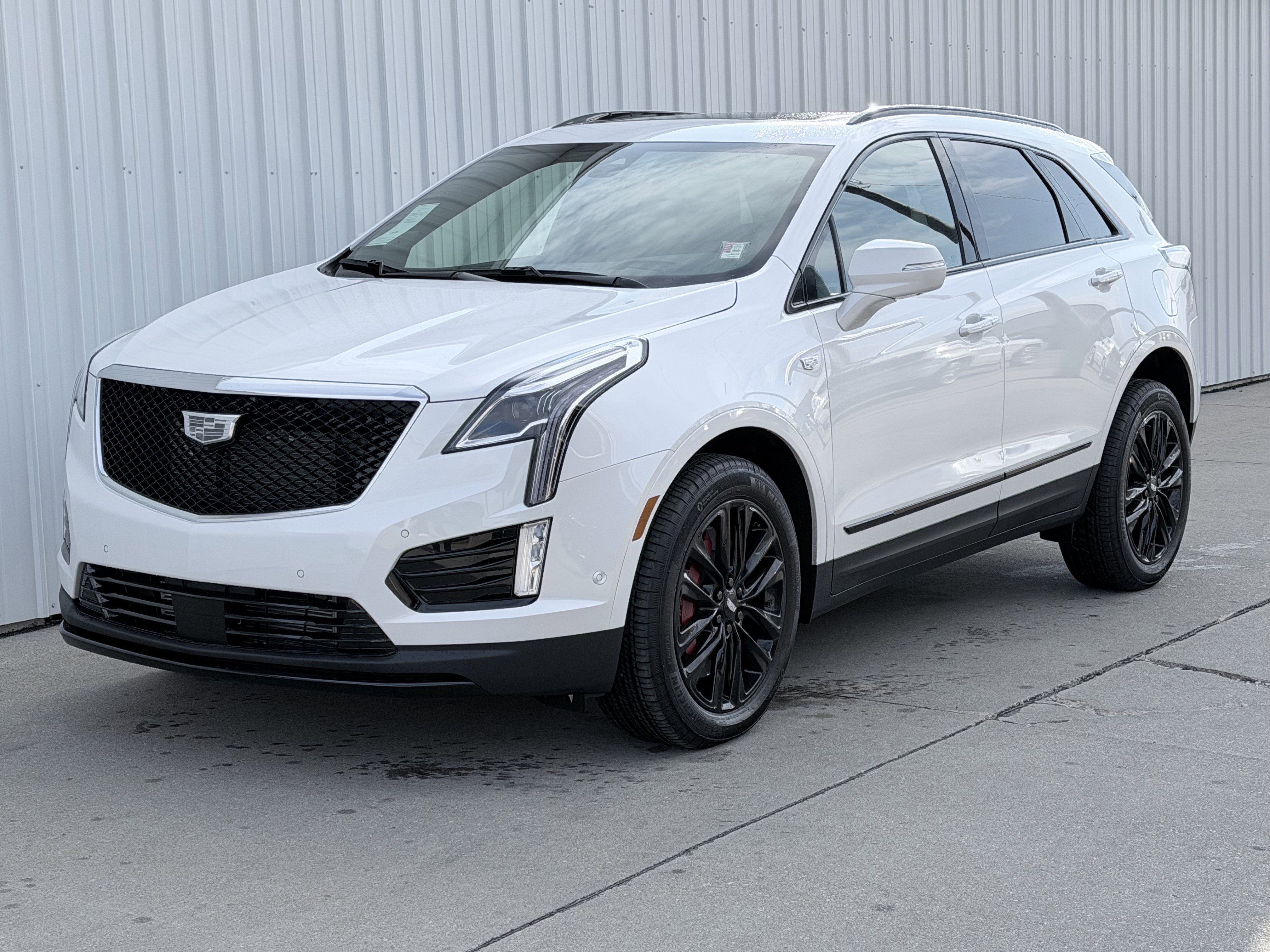 New 2026 Cadillac XT5 Sportv w/ LPO, Onyx Lite Package image 1
