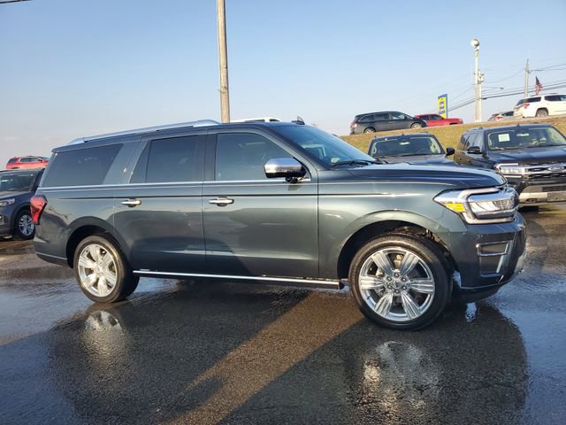 Used 2023 Ford Expedition Max Platinum image 3