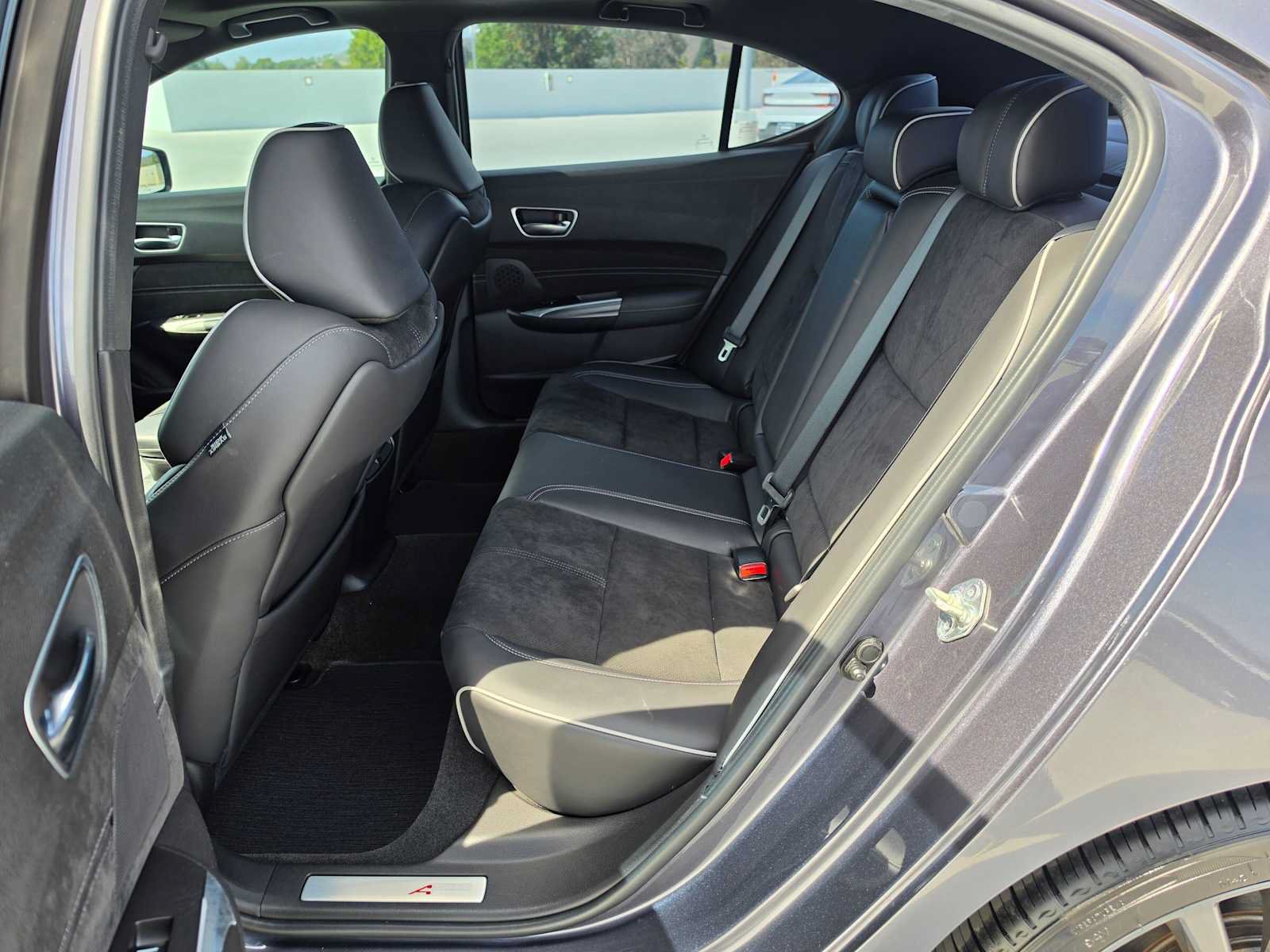 Used 2018 Acura TLX w/ Technology & A-SPEC Package FWD image 16