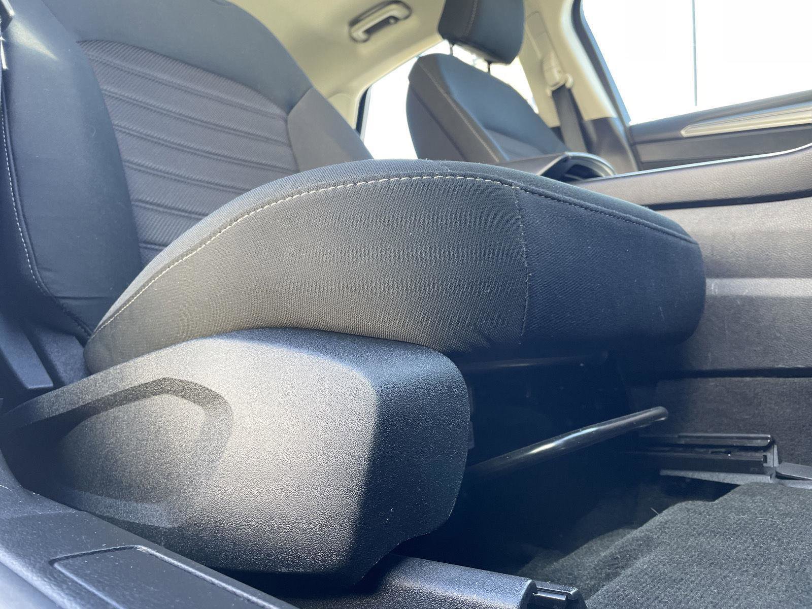 Used 2020 Ford Fusion SE image 10