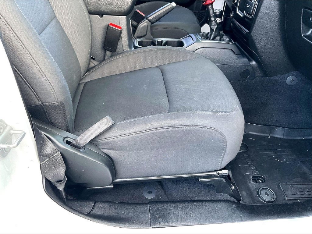 Used 2021 Jeep Wrangler Unlimited Sport AWD/4WD image 33