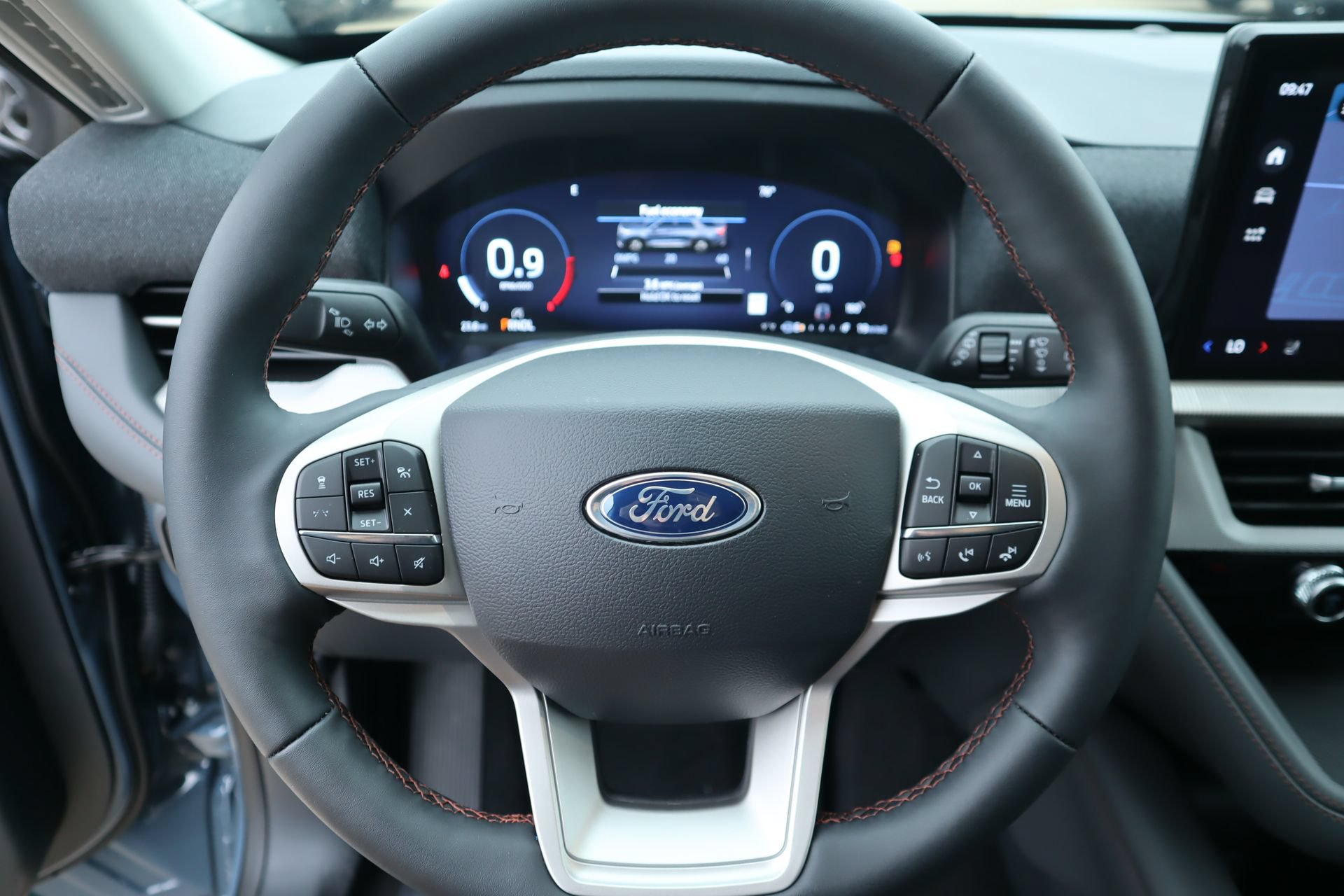 New 2026 Ford Explorer Active w/ Active Comfort Package AWD/4WD image 3