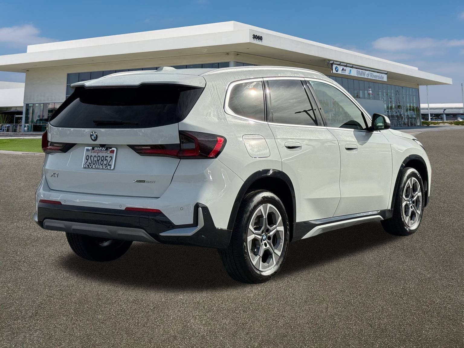 Used 2025 BMW X1 xDrive28i w/ Technology Package image 10