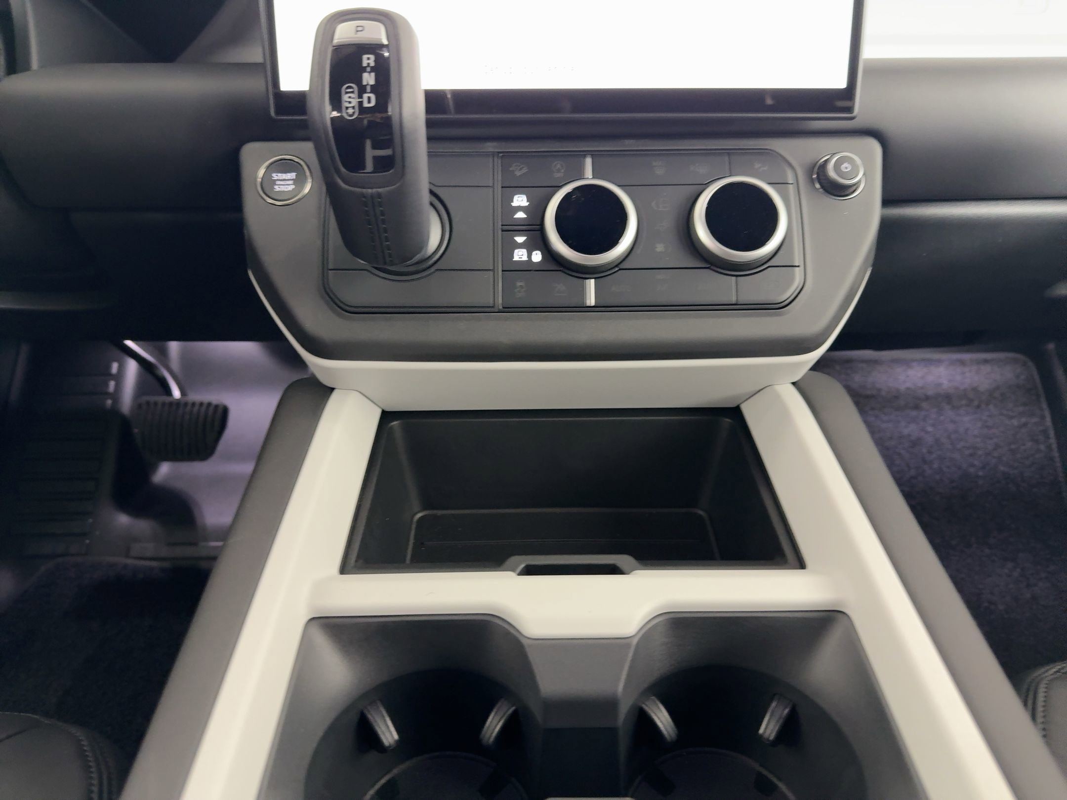 New 2026 Land Rover Defender 130 S AWD/4WD image 23
