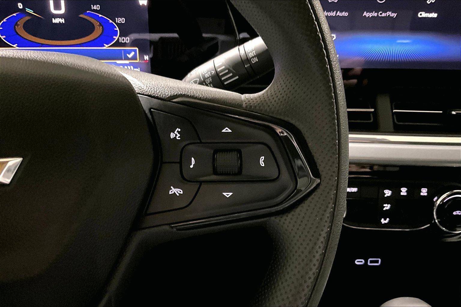 Used 2025 Chevrolet Trax LT image 20