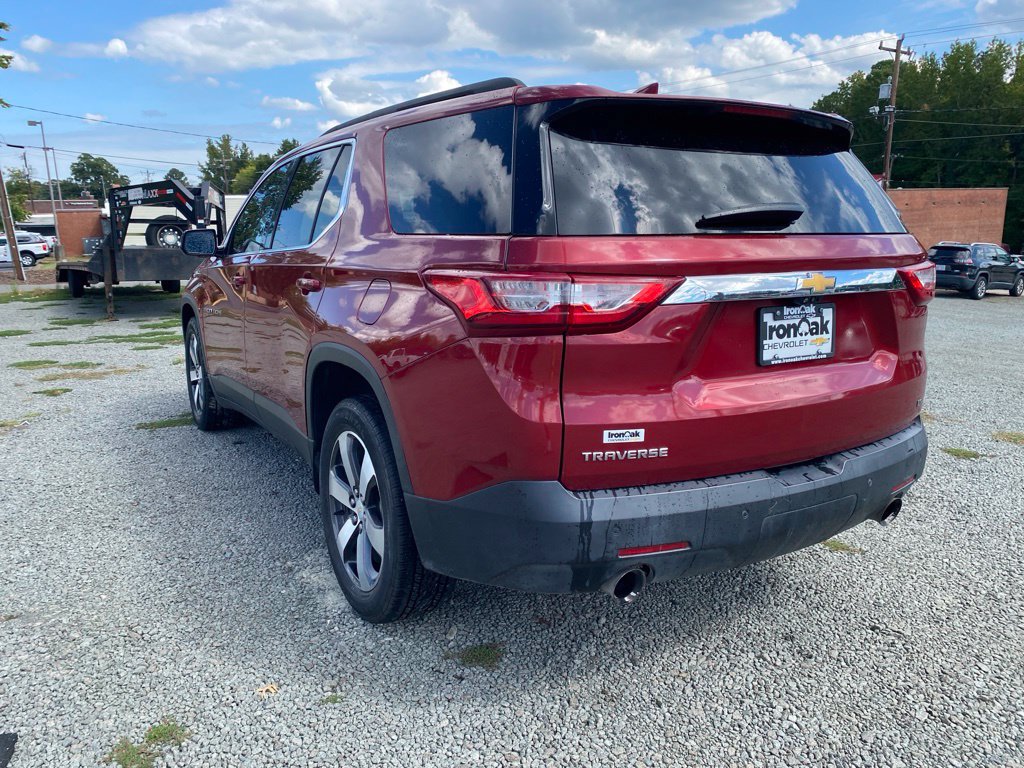 Used 2020 Chevrolet Traverse LT w/ LT Premium Package FWD image 5