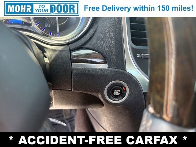 Used 2017 Chrysler 300 C RWD image 17