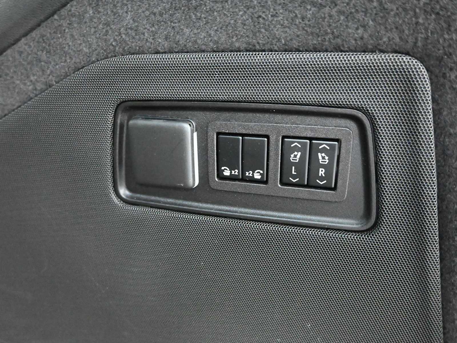 Used 2023 Cadillac Escalade Sport Platinum image 26