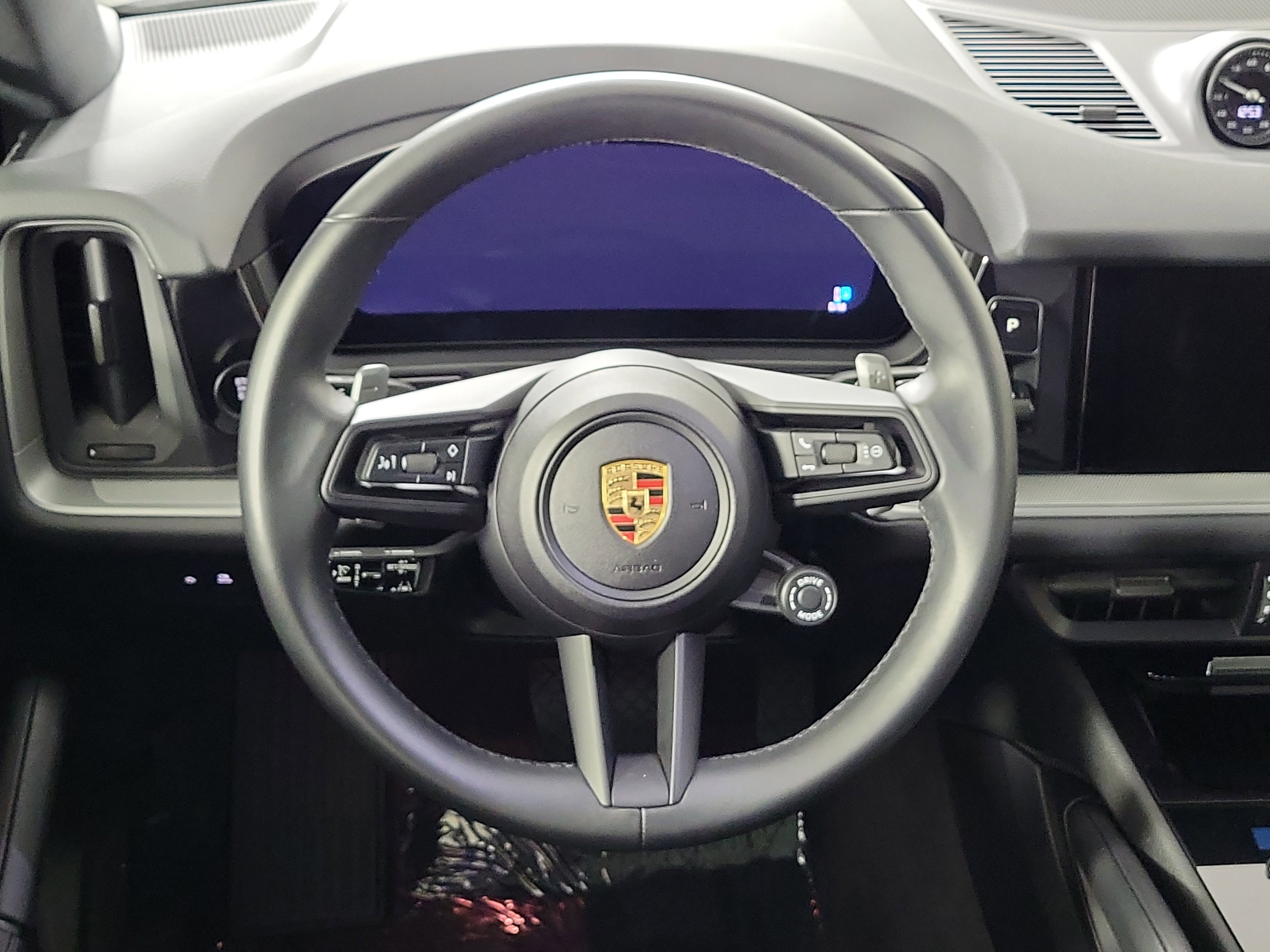 Used 2024 Porsche Cayenne Coupe AWD/4WD image 12