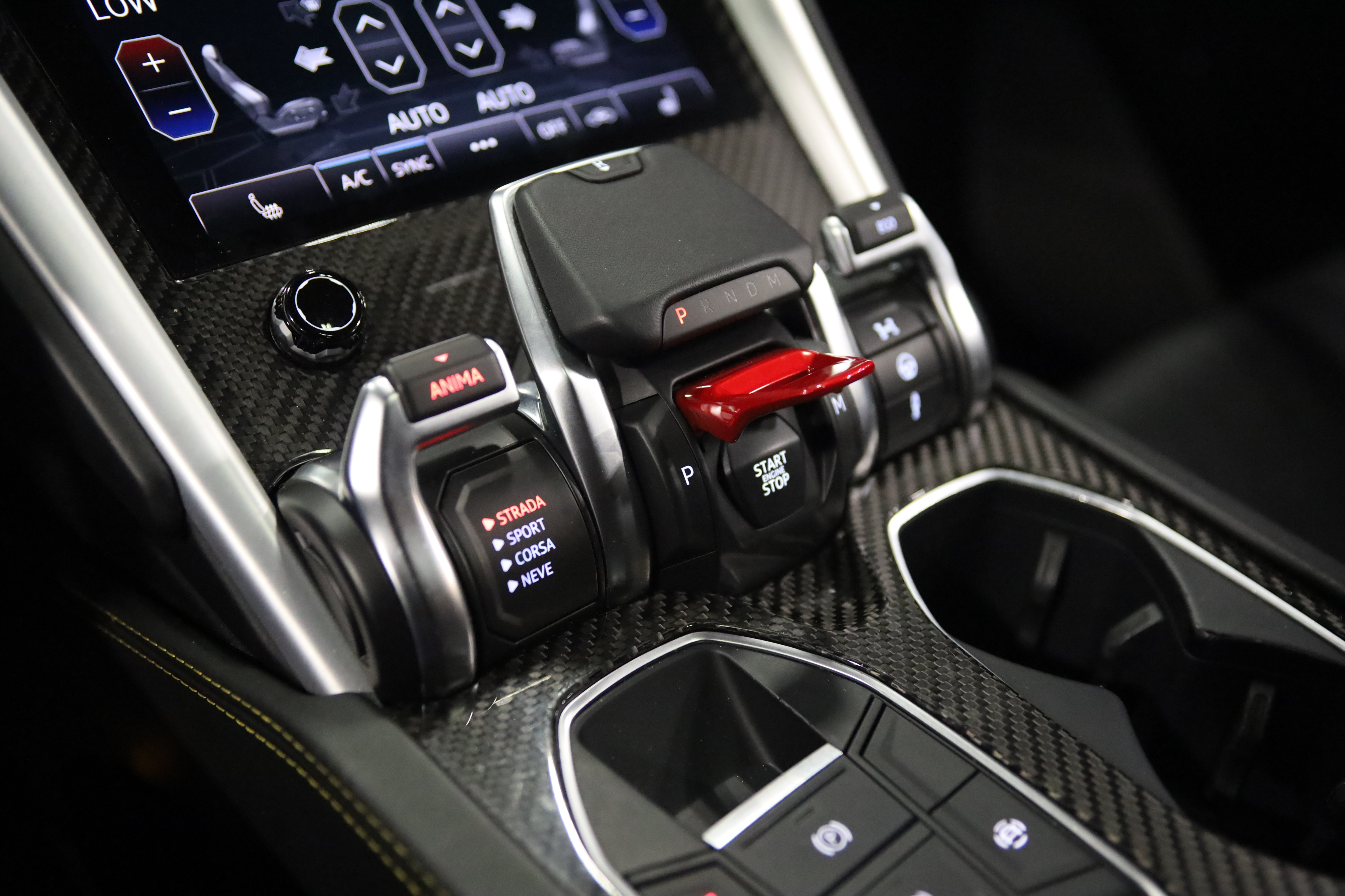 Used 2019 Lamborghini Urus AWD/4WD image 31