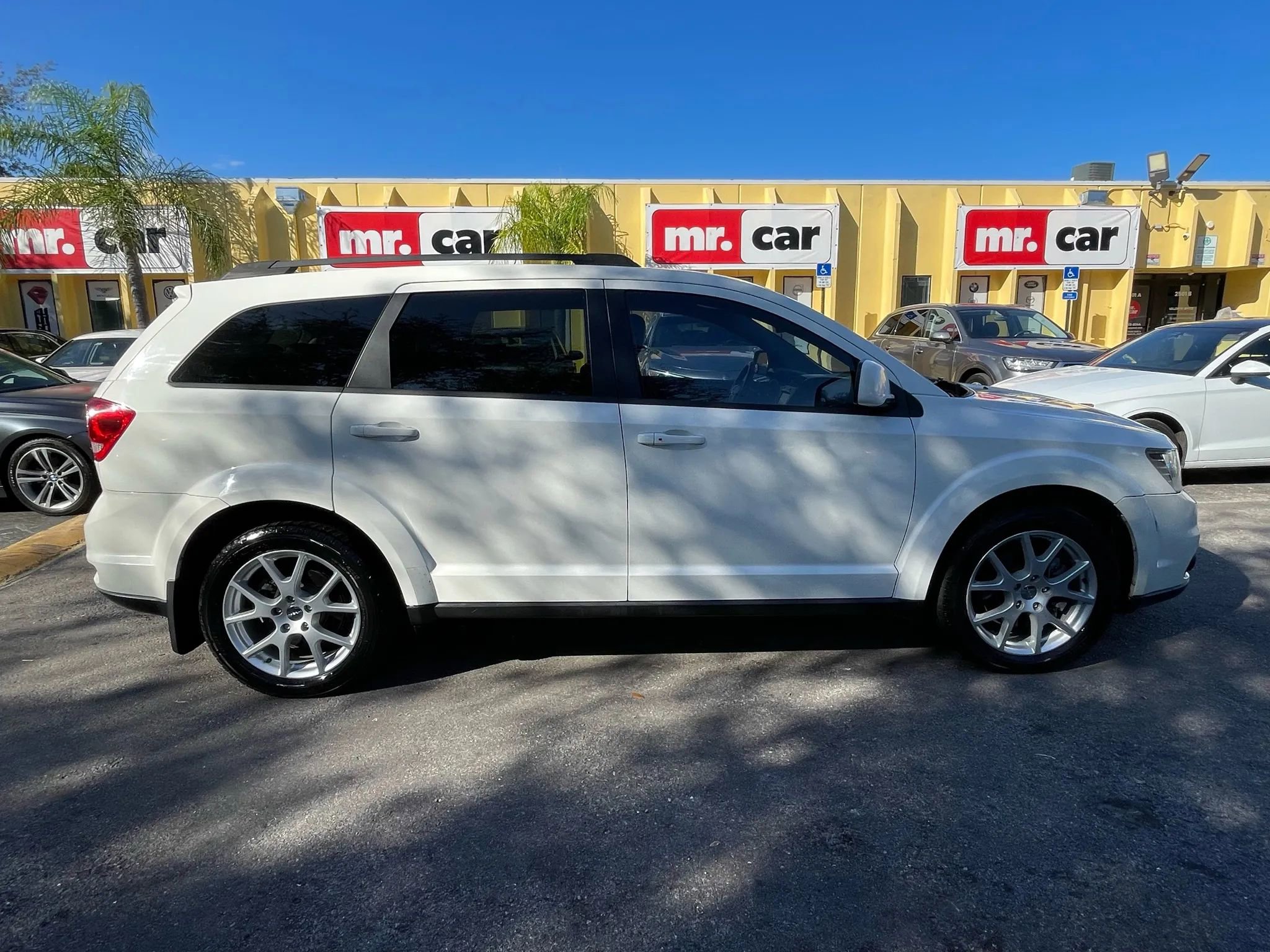 Used 2014 Dodge Journey SXT w/ Flexible Seating Group image 6