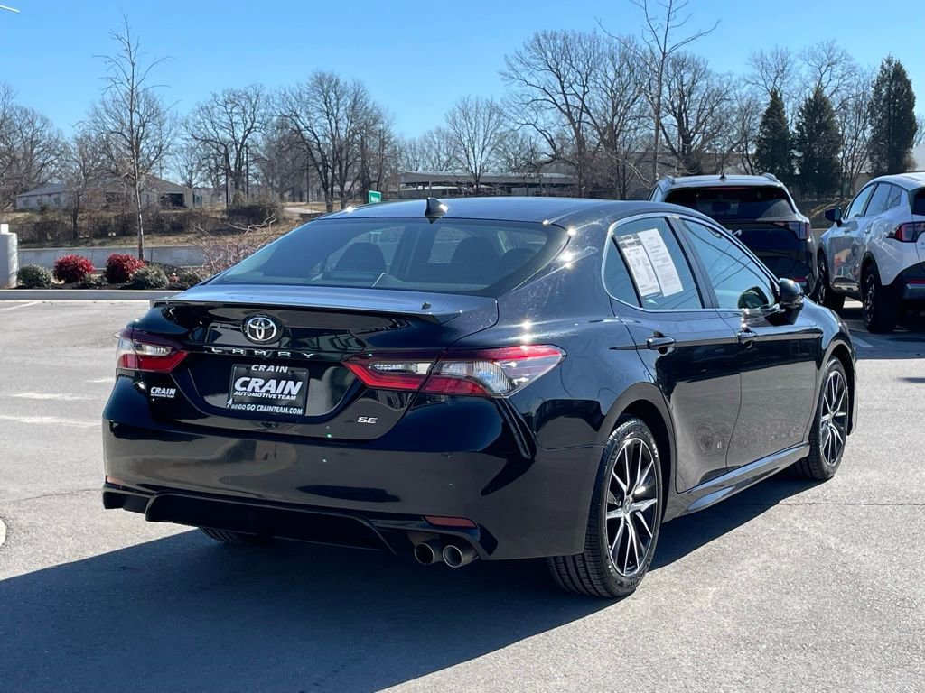 Used 2024 Toyota Camry SE image 7