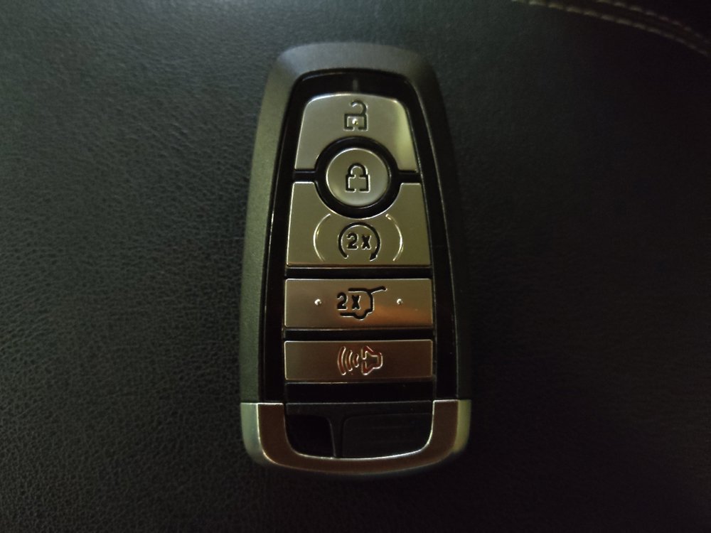 Used 2020 Ford Edge Titanium w/ Equipment Group 301A FWD image 32