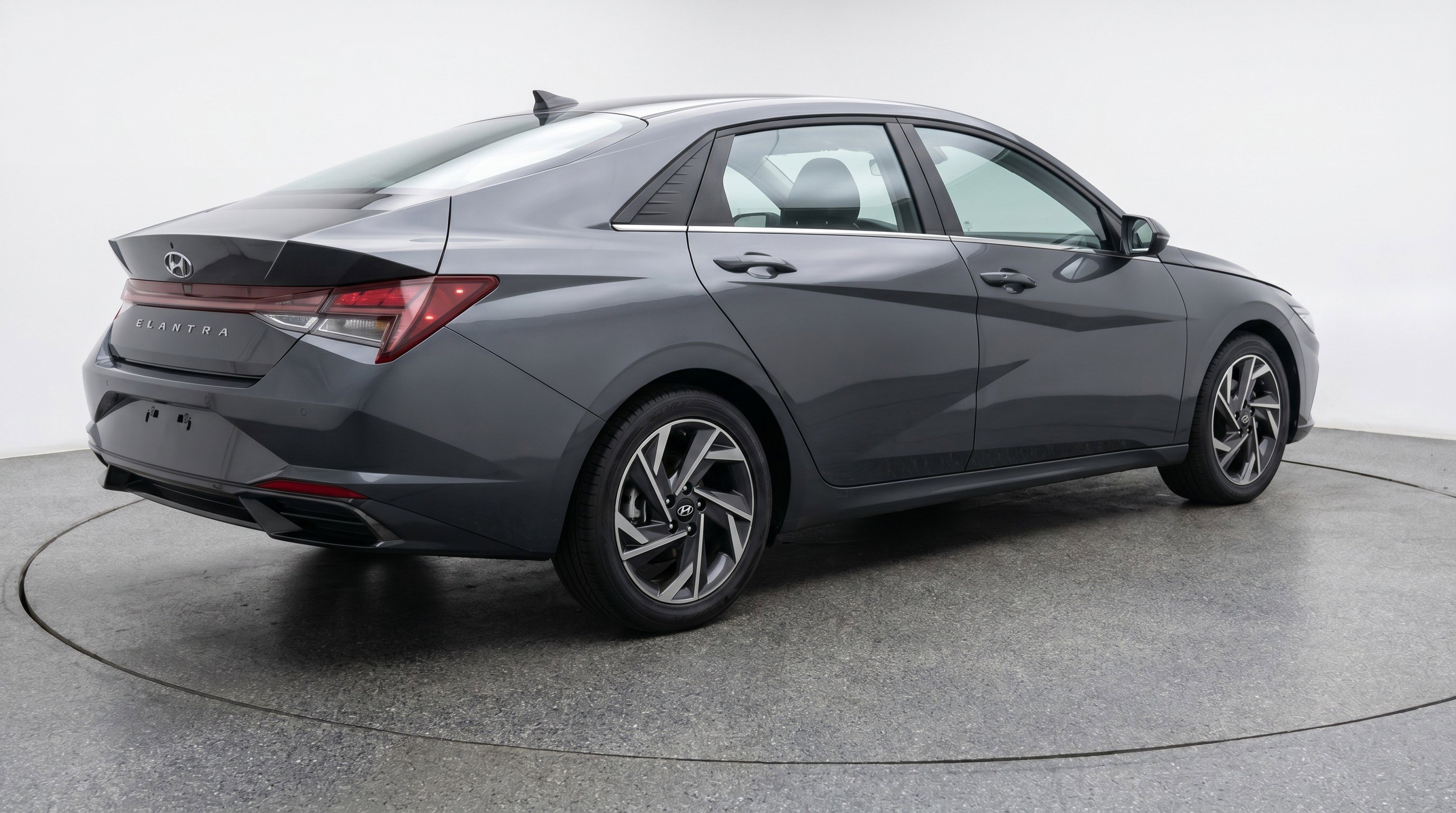 Used 2025 Hyundai Elantra SEL FWD image 9