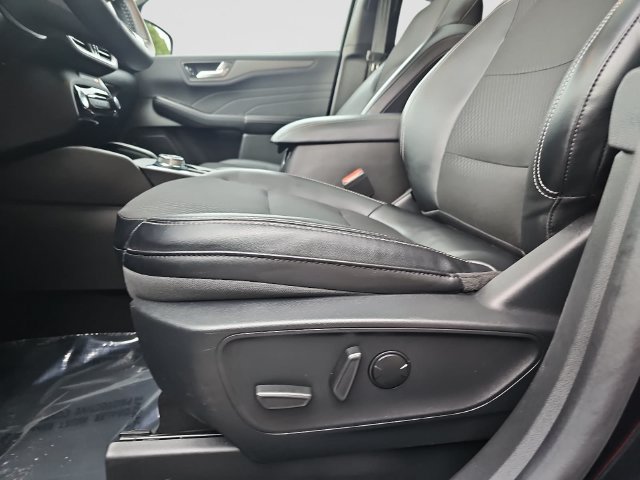 Used 2025 Ford Escape SE FWD image 26