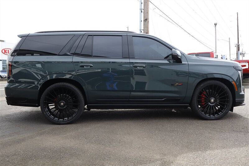 Used 2026 Cadillac Escalade V w/ LPO, ONYX Package image 6