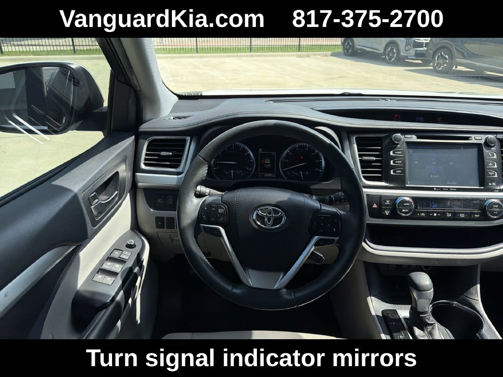 Used 2019 Toyota Highlander XLE FWD image 13
