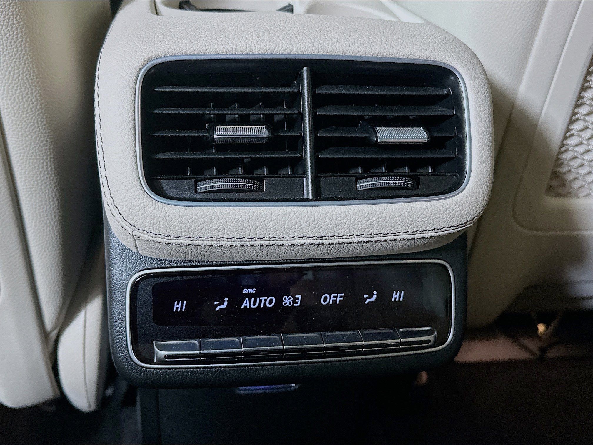 Certified 2025 Mercedes-Benz GLS 450 4MATIC image 27