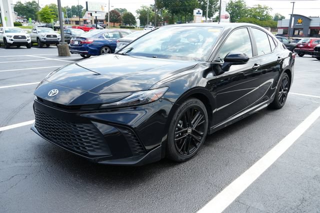 Used 2025 Toyota Camry SE FWD image 7