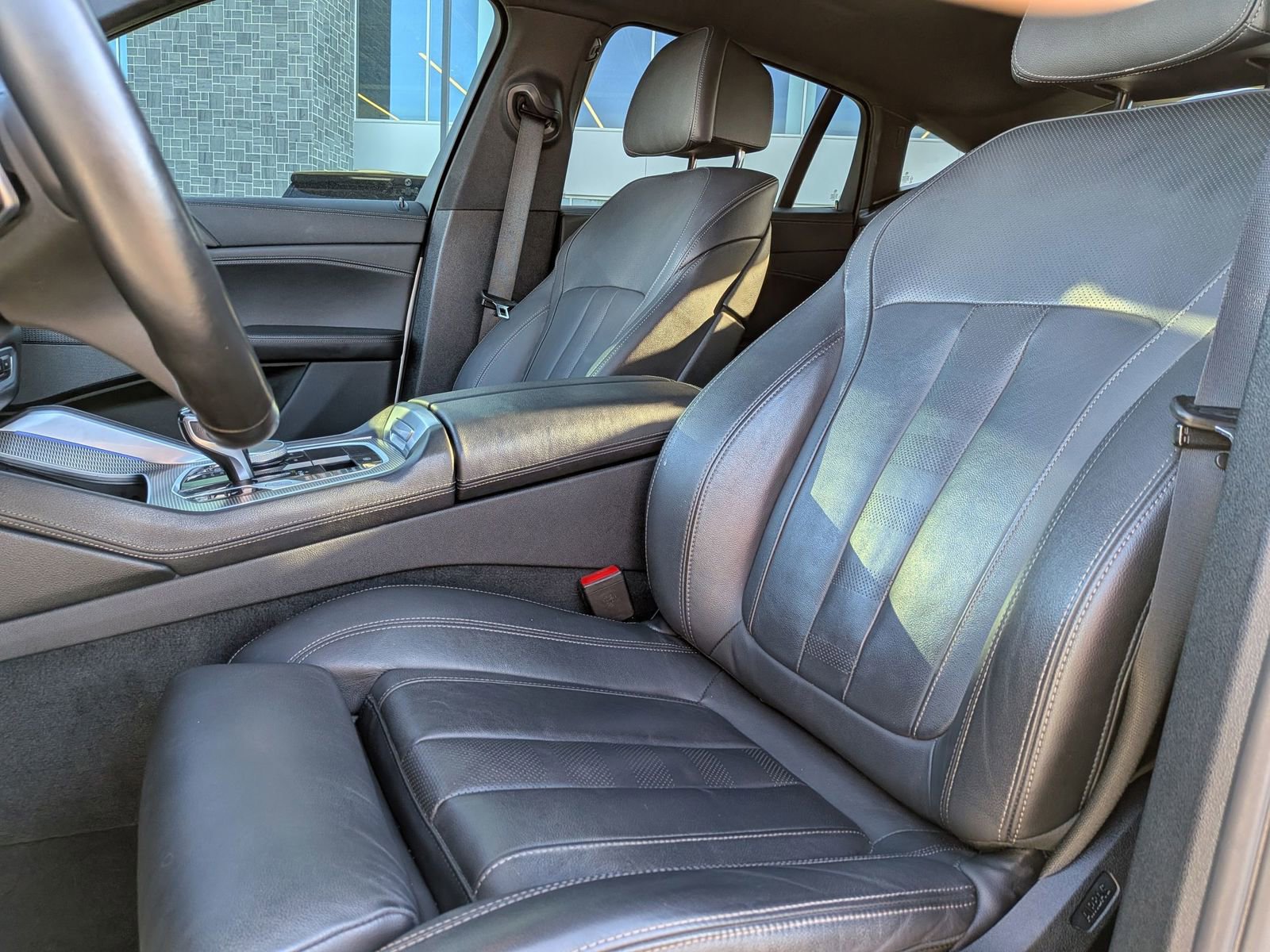 Used 2021 BMW X6 sDrive40i w/ M Sport Package image 24