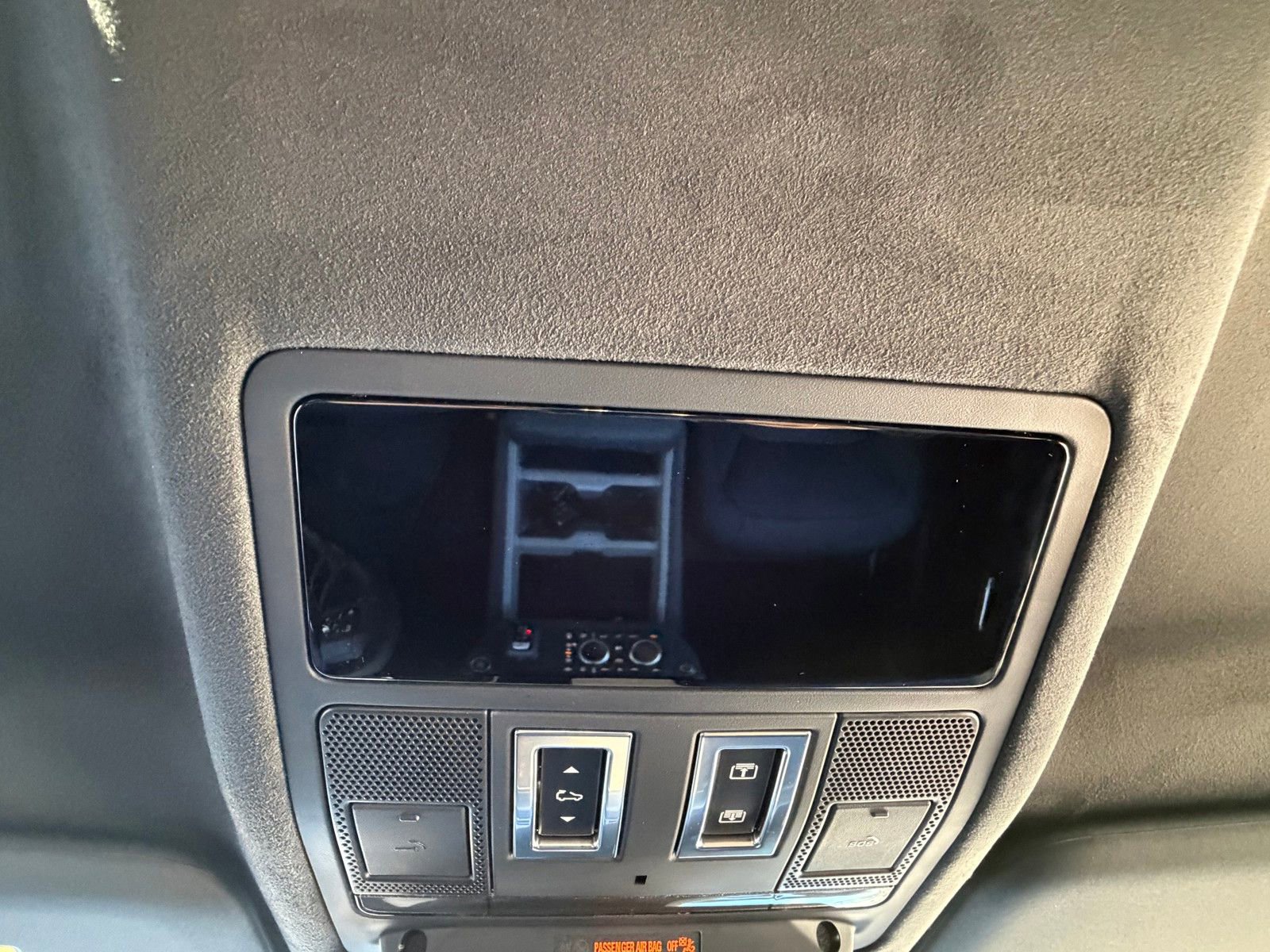 New 2026 Land Rover Defender 110 V8 image 20