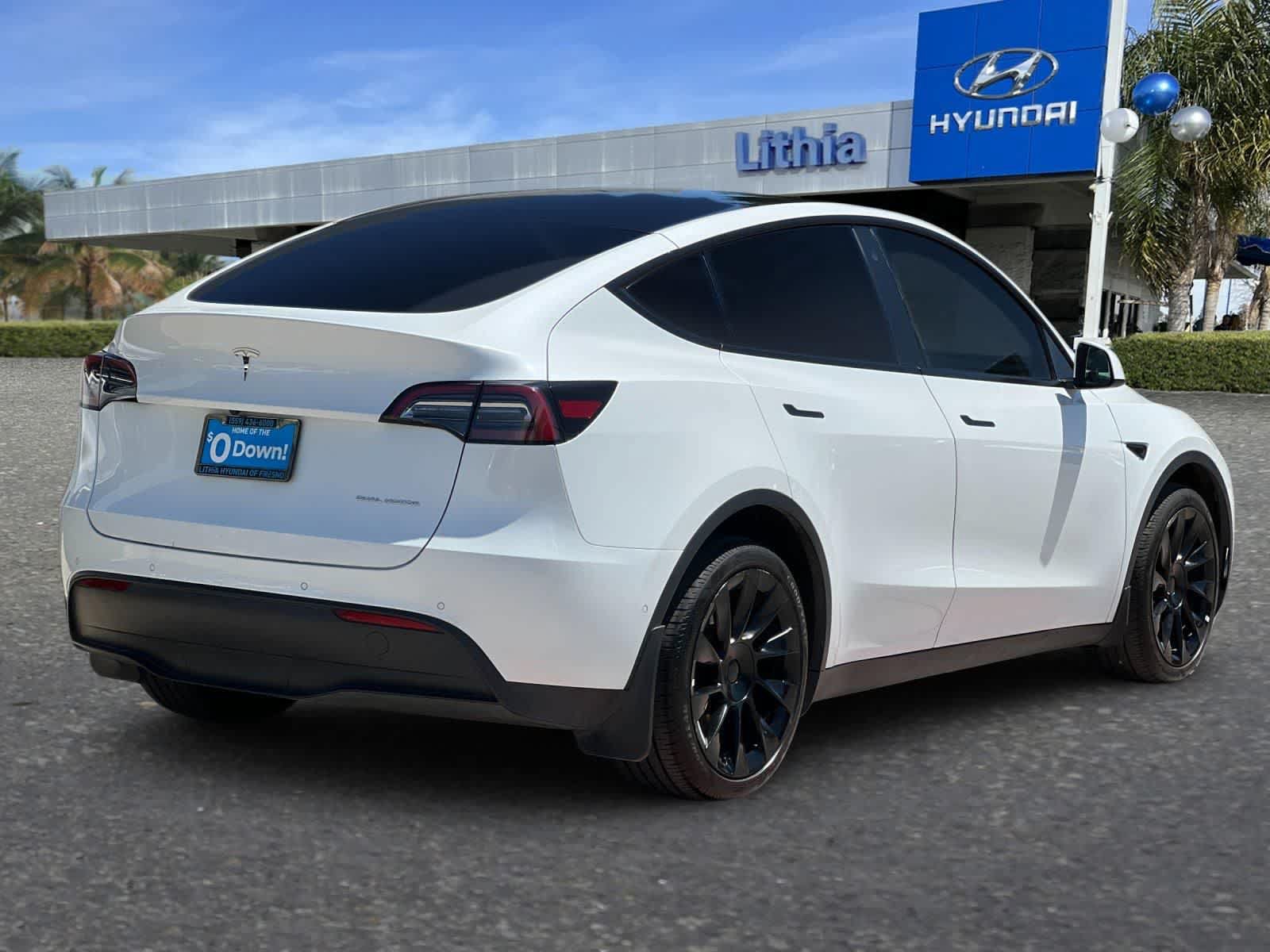 Used 2022 Tesla Model Y Long Range AWD/4WD image 3