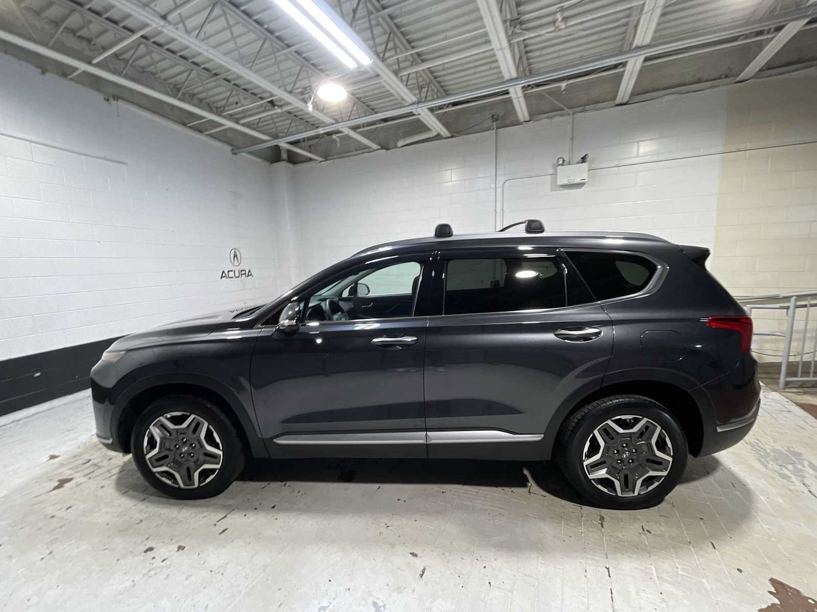 Used 2022 Hyundai Santa Fe Limited AWD/4WD image 3