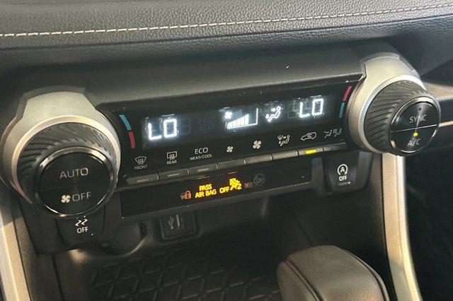 Certified 2025 Toyota RAV4 XLE AWD/4WD image 25
