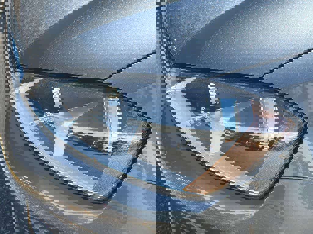 Used 2015 Volkswagen Golf S image 9