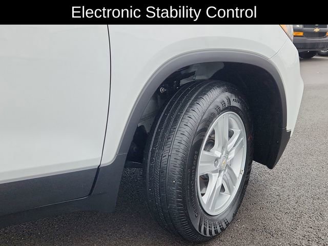 Used 2022 Chevrolet Trax LT w/ LT Convenience Package image 18