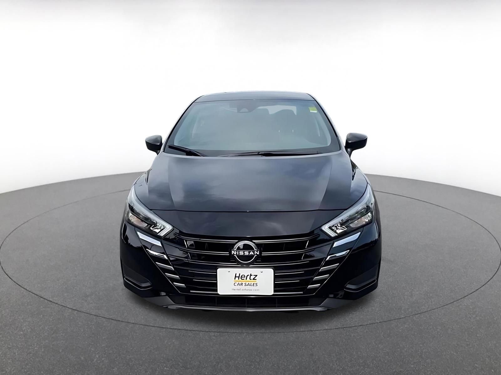 Used 2025 Nissan Versa SV w/ Trunk Package image 4