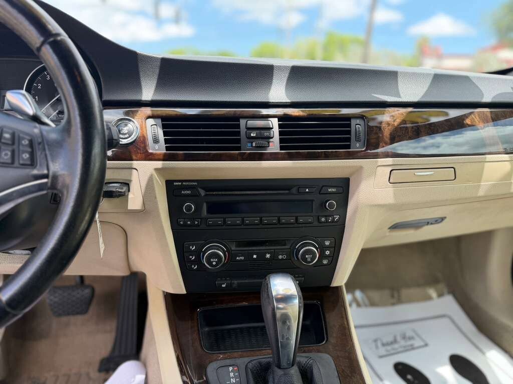 Used 2009 BMW 328i Convertible RWD image 15