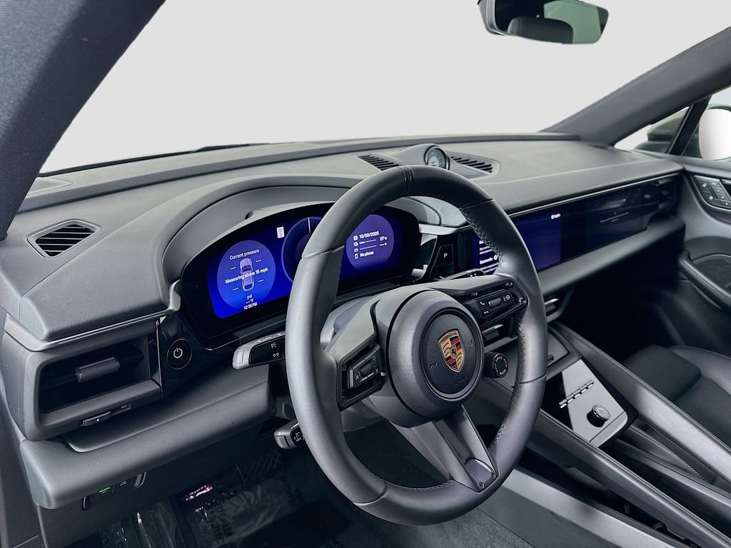 Certified 2024 Porsche Macan 4 Electric image 4
